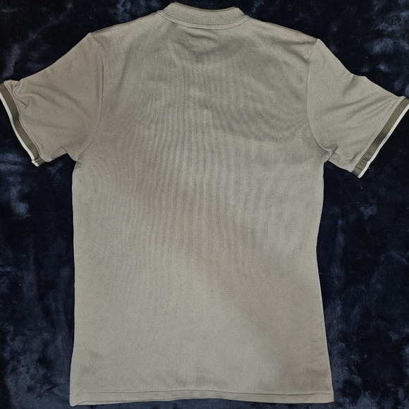 Juventus away kit in a size small - Picture 2 of 3